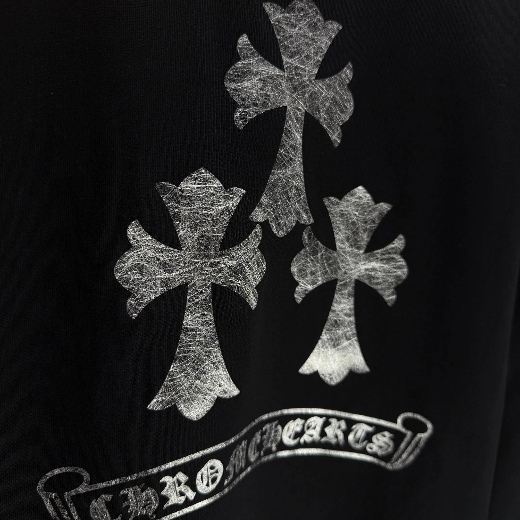 🅿️230 CH* Crow Heart* 2025 autumn and winter new thick long-sleeved T-shirt 320g pure cotton Sanskrit cross logo silver thread Color: Black White Angora Red Size: S M L XL
